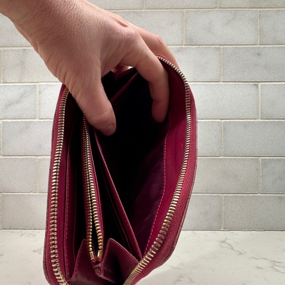 MIU MIU Croc Embossed Pink Leather Long Zip Wallet. Used Authentic - Picture 5 of 9